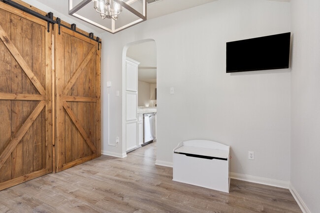 Photo - 709 Bighorn Dr