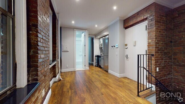 Building Photo - 416 E 13th St Unit 1C Rental