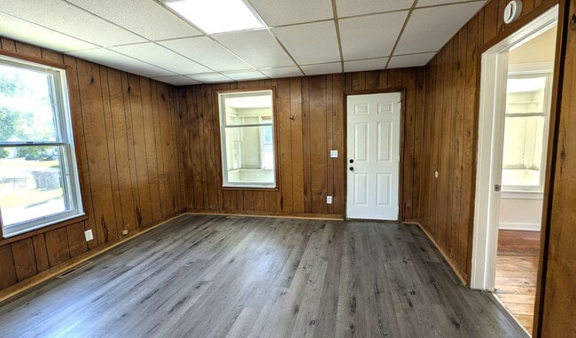 Photo - 370 Monroe Ave