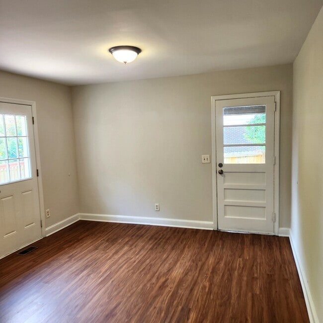 Photo - 6 N Gaywood Dr