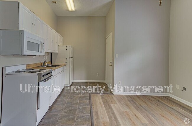 Building Photo - 5746 Marguerite Dr Unit C Rental
