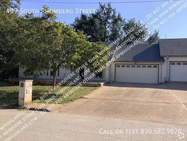 Building Photo - Pending Application! **MOVE IN SPECIAL $50... Unit A Rental