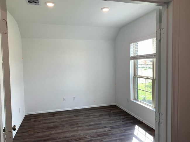 Photo - 26602 Ledgemont Dr