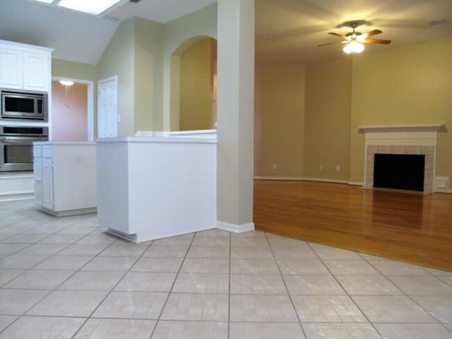 Photo - 104 Laguna Pointe Dr