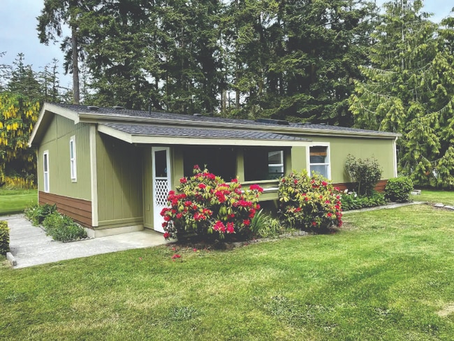 Building Photo - 2026 W Briarwood Dr Rental