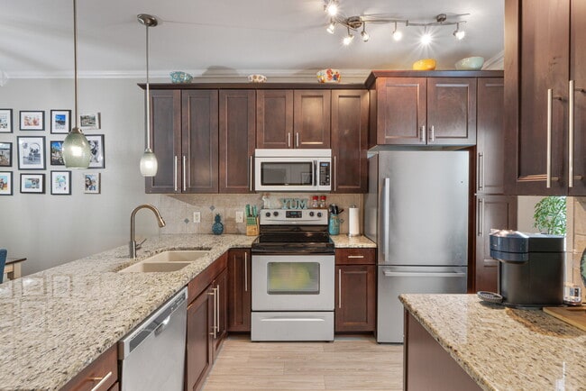 Photo - 2711 Bay Club Dr