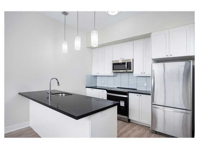 Photo - 1465 Lawrence Avenue West