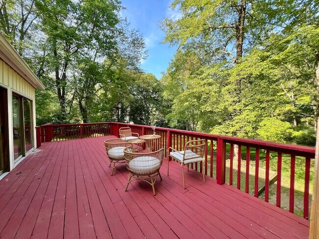 Photo - 314 Erskine Rd