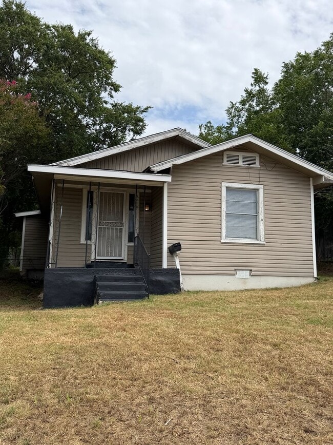 Building Photo - Charming 2 Bedroom Home for Rent in Como – Fort Worth, TX 76107