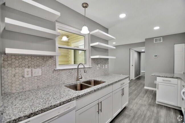 Building Photo - 7600 Emmett F Lowry Expy Unit 313 Rental