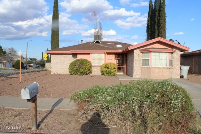 Photo - 1740 Sammy Davis Pl Casa