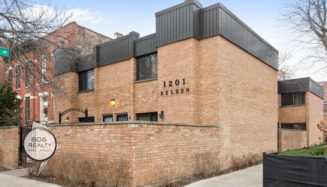 Building Photo - 1201 W Belden Ave Unit 2