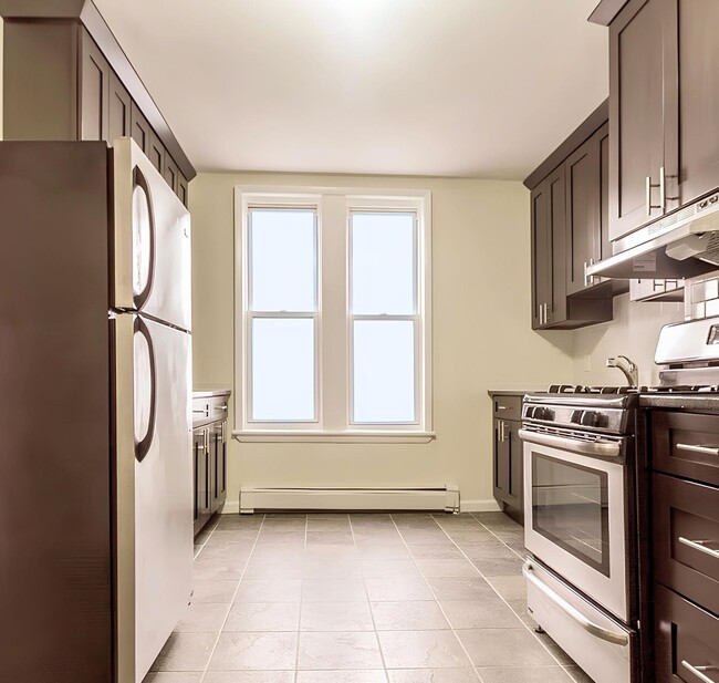 17 Pierce Ave Unit 2