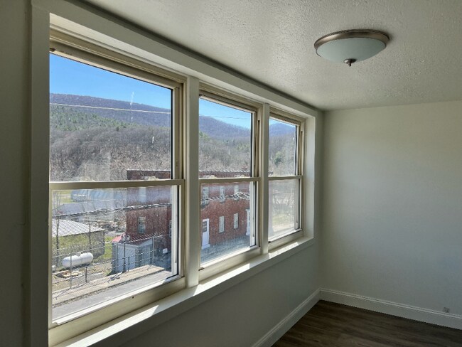 Photo - 290 S Branch St Unit Apartment B