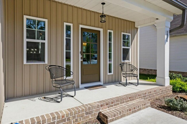 Photo - 1826 Oakvale Dr