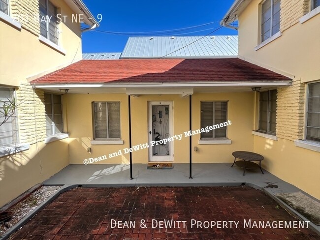 Photo - 701 Bay St NE Unit 9