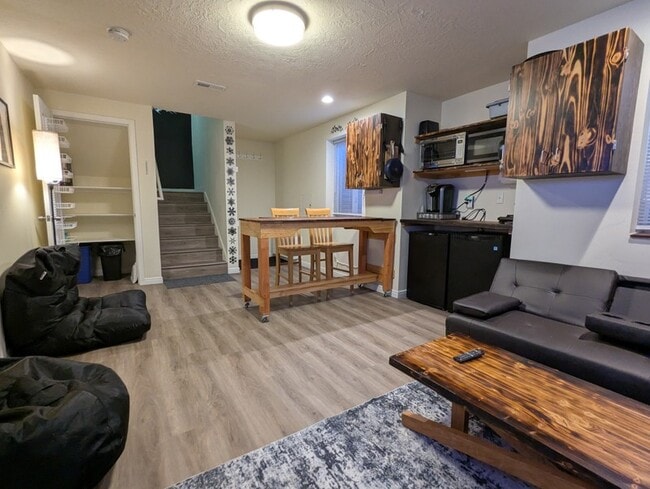 Photo - 739 E Vlg Cir Unit 1