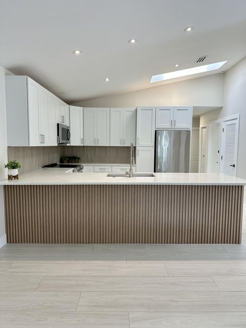 Building Photo - 22670 Vistawood Way