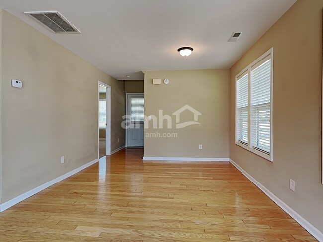 Photo - 118 Greenway St