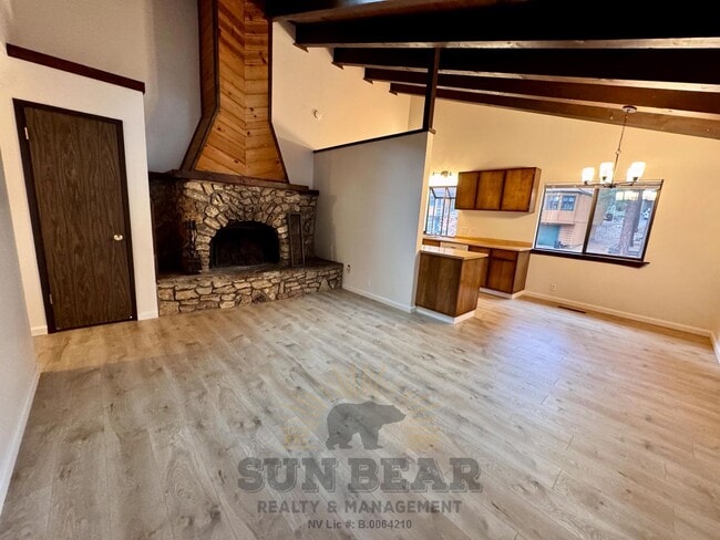 Building Photo - 1033 Tomahawk Trail Unit 1033 Tomahawk B