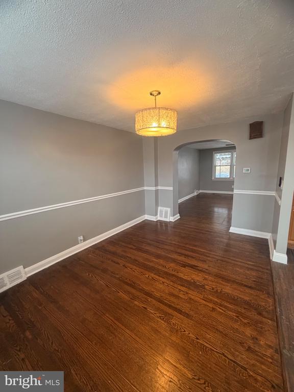 Photo - 7420 Ruskin Rd