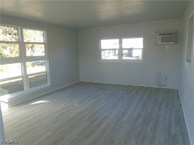1994 Oak Dr