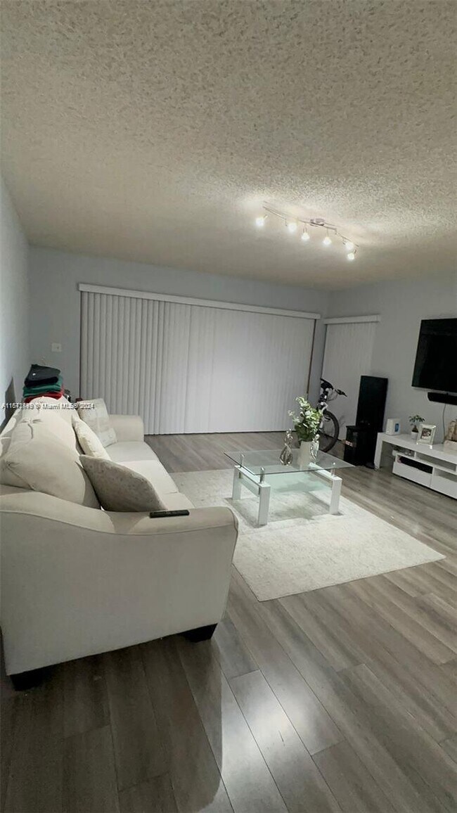 601 Ives Dairy Rd Condo Unit 4018 Condo for Rent in Miami, FL