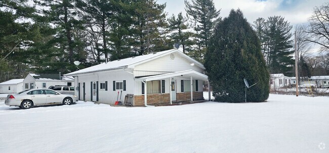 Building Photo - 683 Saginaw Rd Unit 1 Rental