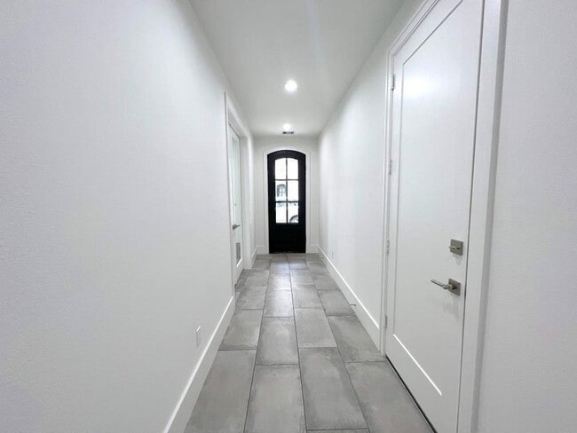 Photo - 2122 Blalock Rd