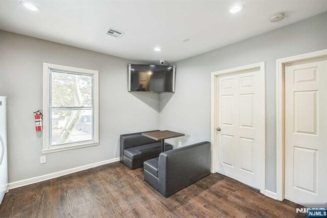 Photo - 541 Union Ave Unit 2