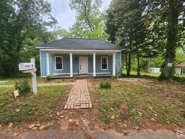 Building Photo - 3 Bedroom 2 Bath in Newnan Rental
