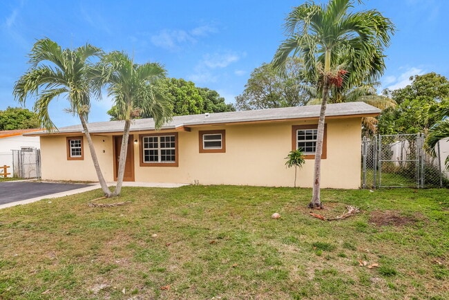 Photo - 1280 SW 10th Terrace