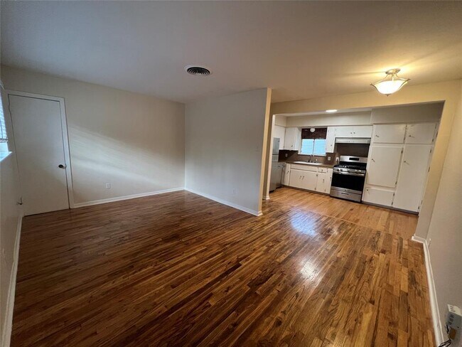 Photo - 907 Possum Trot St