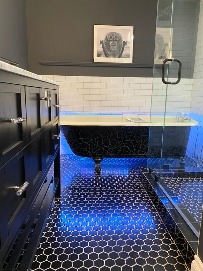 Photo - 3925 SE Harold St Unit Woodstock Apartment