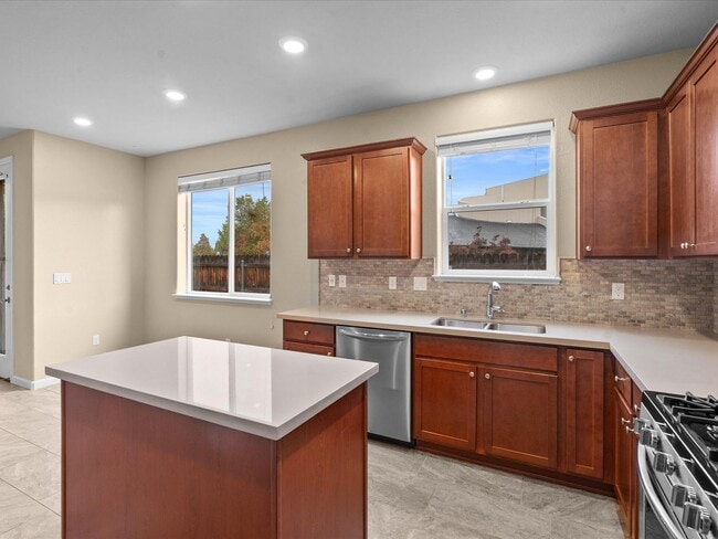 Photo - 760 Sarcinella Ct