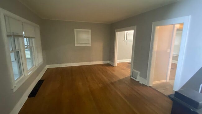 Photo - 129 Wiman Ave