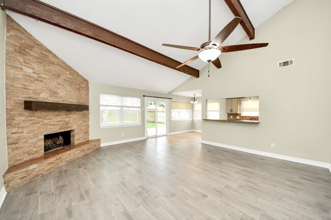 Photo - 1104 N Heron Dr