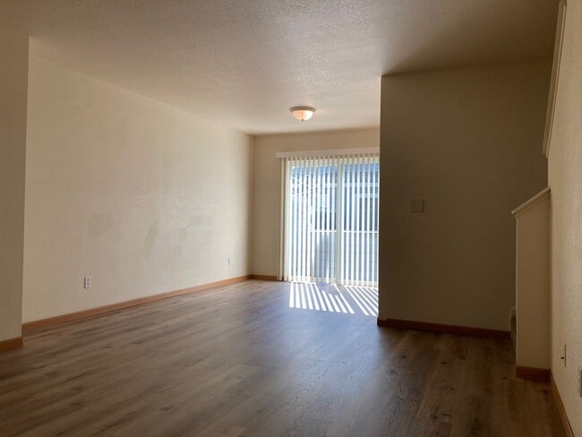 Photo - Bright & Convenient Townhouse Living!
