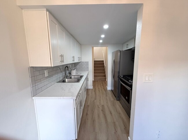 Photo - 14700 Berendo Ave Unit 2