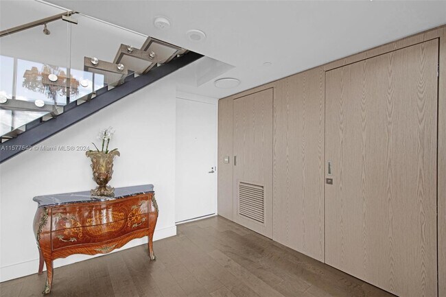 Photo - 1040 Biscayne Blvd