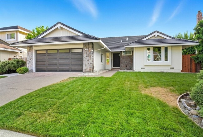 Photo - 11 Paddock Ct