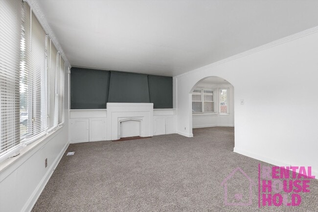 Building Photo - 13951 St Marys St Unit Lower