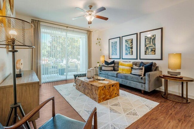 Photo - Regatta at Universal