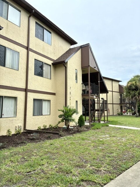 Building Photo - Available in August 1st! Unit #404
