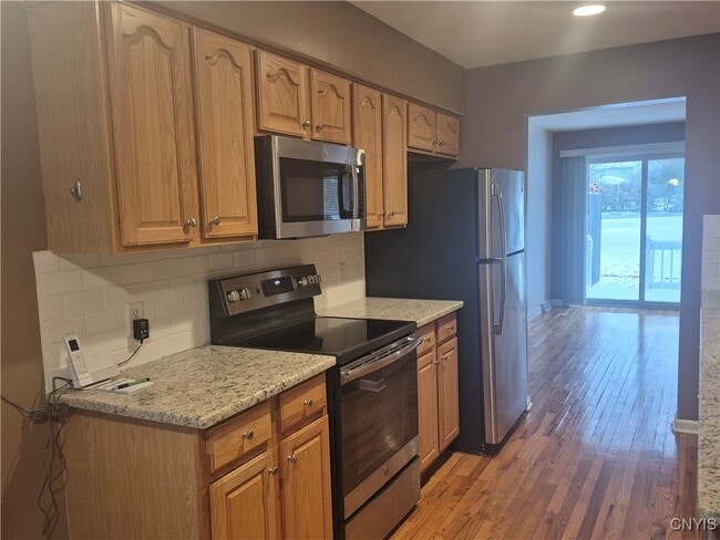 Photo - 100 Midlake Cir