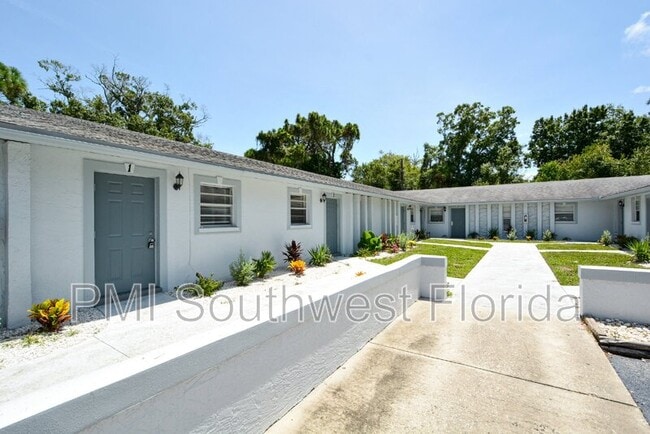 Building Photo - 2519 9th Ave W Unit Apt 1