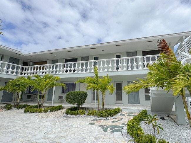 Photo - 915 Intracoastal Dr Unit 9