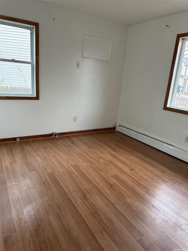 18006 Baisley Blvd Rental House Rental in Saint Albans, NY