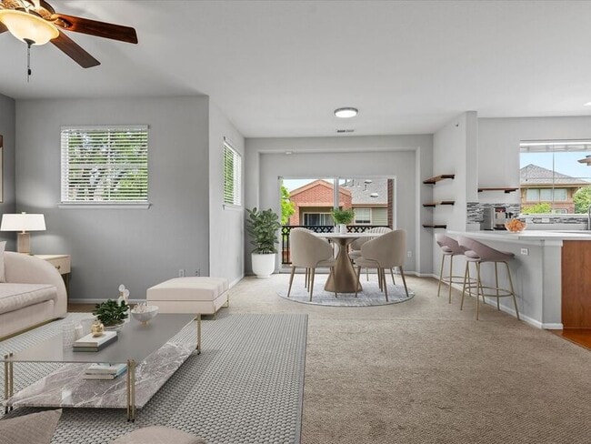Photo - 9633 E 5th Ave Unidad #205