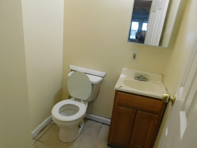 Photo - Beautiful, spacious home for rent !!!